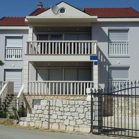 Villa Adria Сресер Екстериор снимка