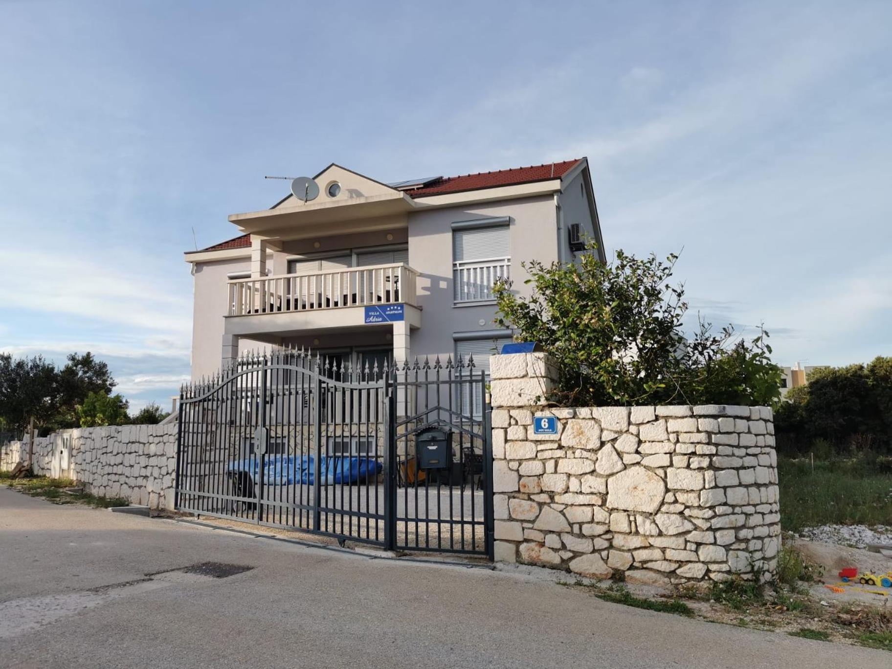 Villa Adria Сресер Екстериор снимка