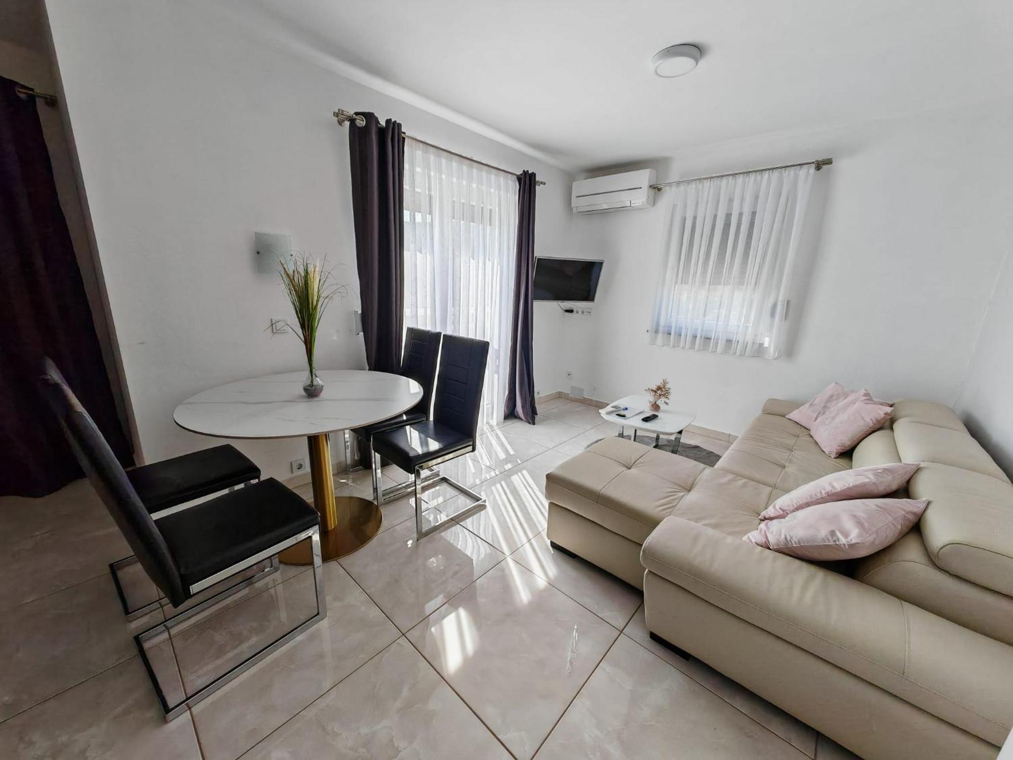 Villa Adria Сресер Екстериор снимка